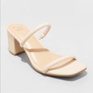 A NEW DAY WOMENS CRIS HEEL SZ 8.5